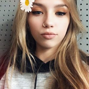 Meet your Posher, Kendra ‼️